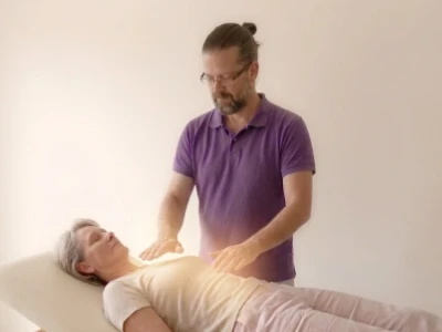 Séance de magnétisme (cliente senior)